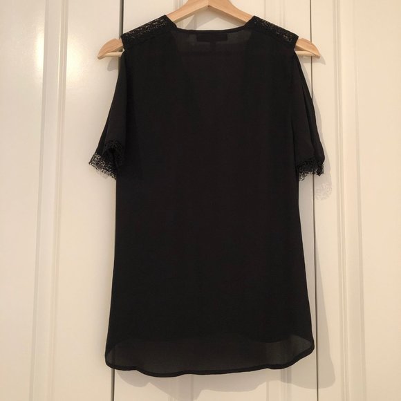 Heartloom XS Cold Shoulder Blouse - Picture 9 of 14